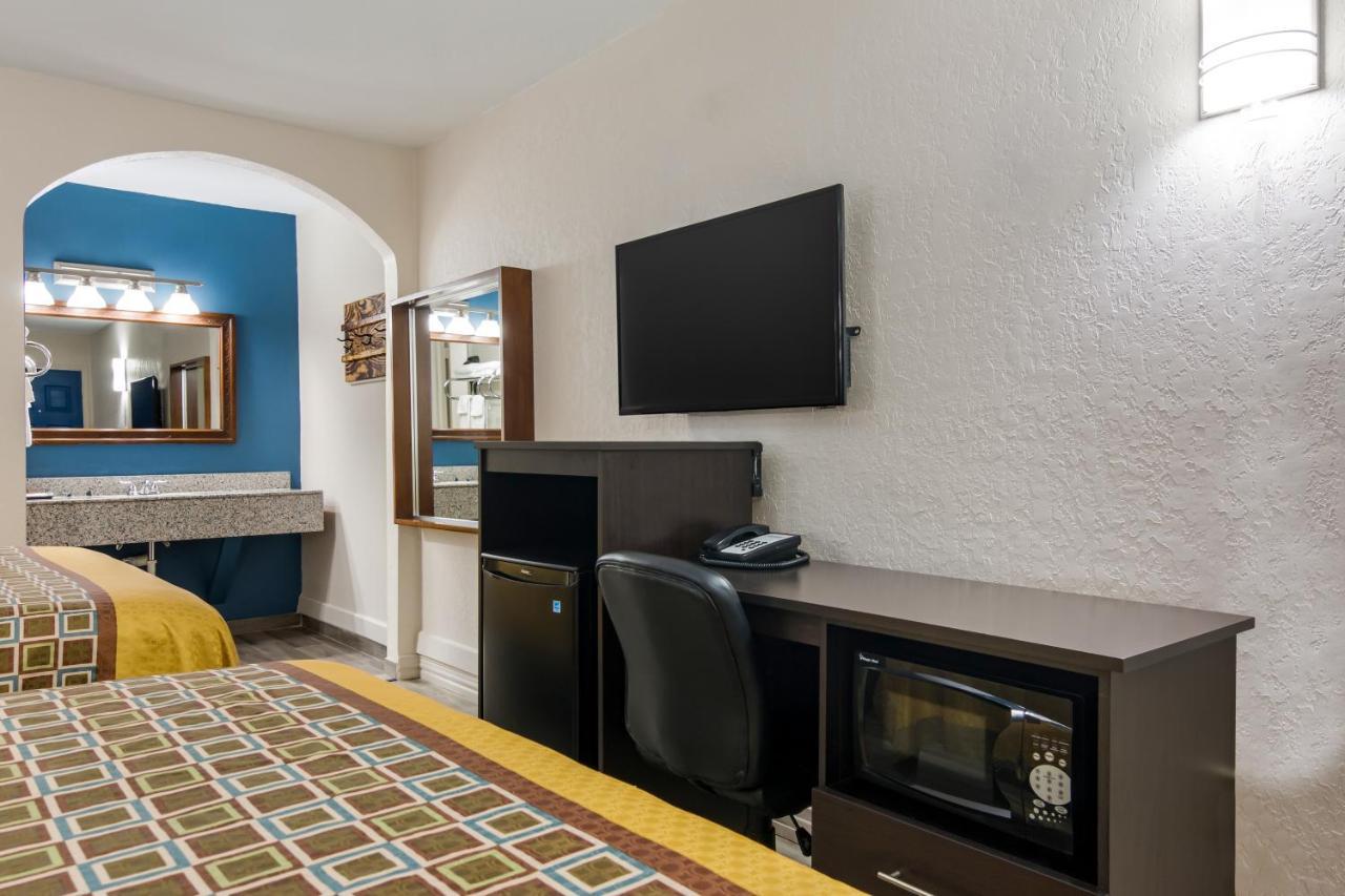 Rodeway Inn Broken Bow-Hochatown Zewnętrze zdjęcie