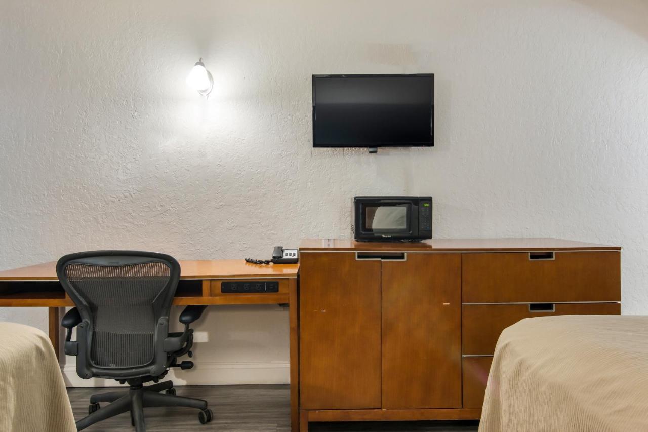 Rodeway Inn Broken Bow-Hochatown Zewnętrze zdjęcie