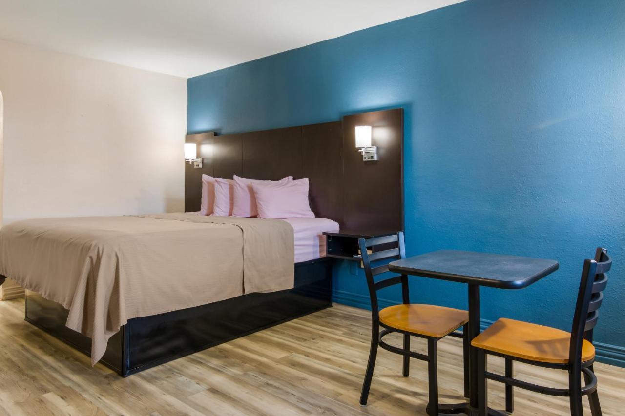 Rodeway Inn Broken Bow-Hochatown Zewnętrze zdjęcie
